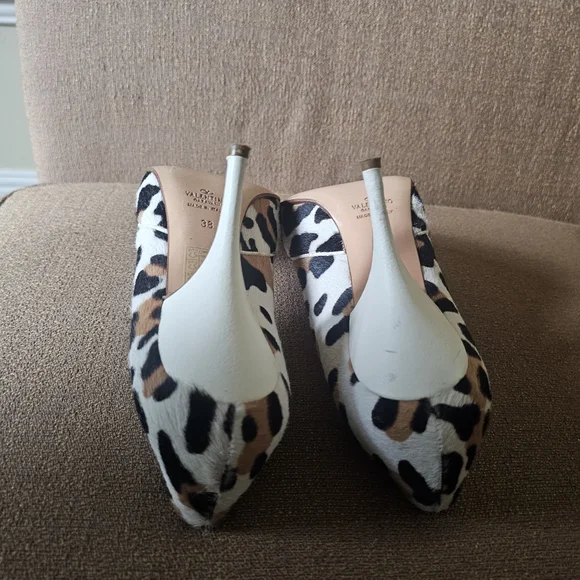 Valentino Garavani Leopard Print Heels Size 38